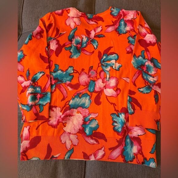 Isaac Mizrahi Live Tropical Floral Print Cardigan with 3/4 sleeves. Size XS. - Picture 3 of 7